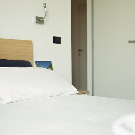 Room In Roma Isole Екстериор снимка