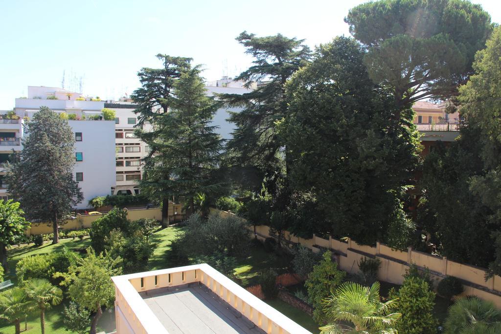 Room In Roma Isole Стая снимка