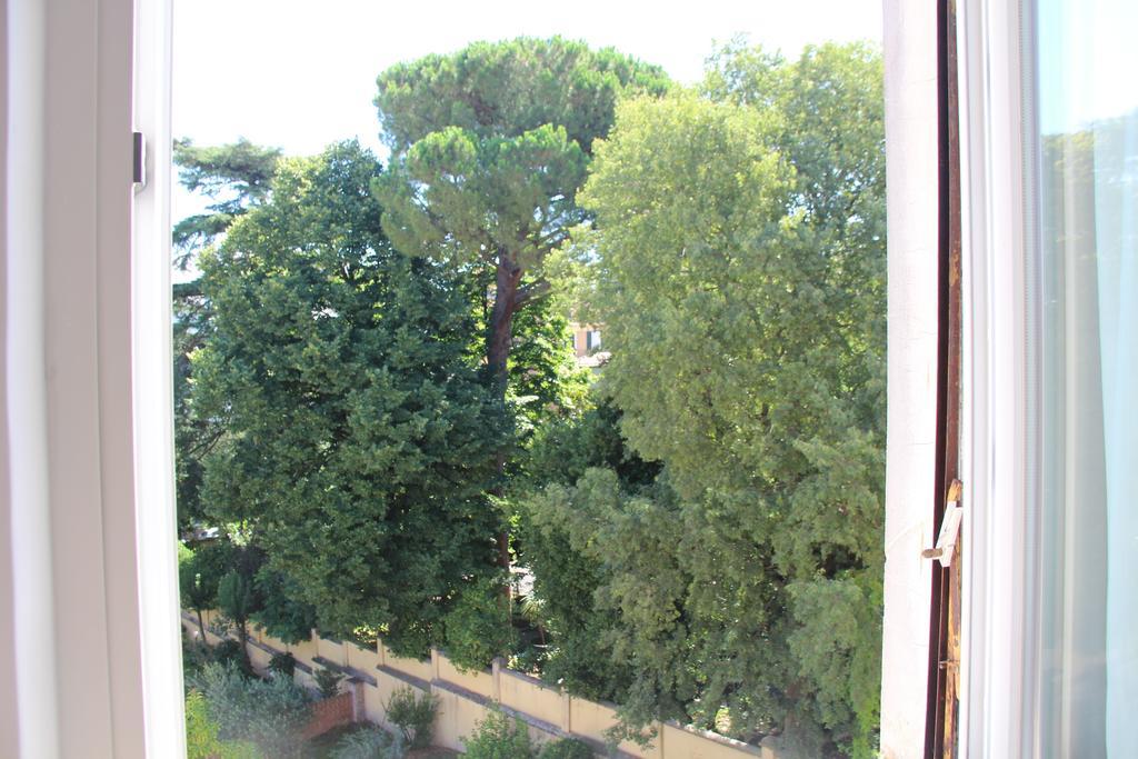 Room In Roma Isole Стая снимка