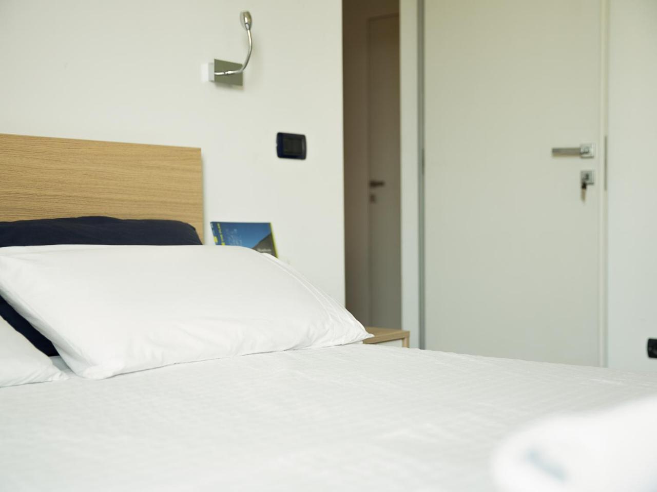 Room In Roma Isole Екстериор снимка